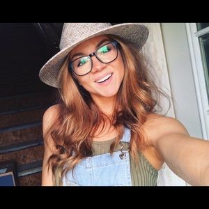 Meet your Posher, Megan